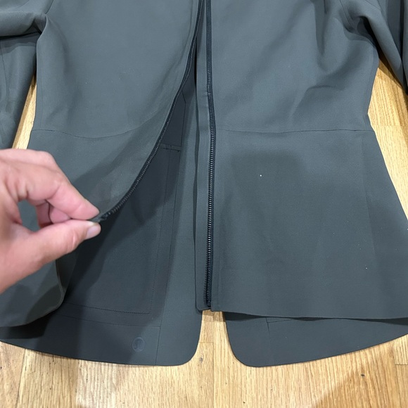 Lululemon blazer size 8 “the lab” - Picture 4 of 5